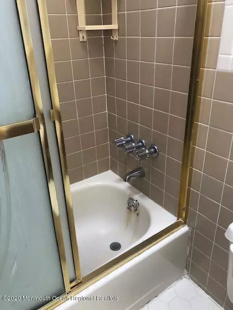 Matawan, NJ 07747,56 Oak Knoll Drive