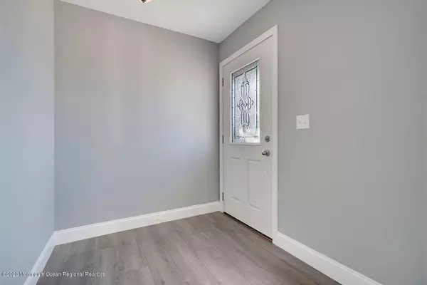 Lanoka Harbor, NJ 08734,1012 Laurel Boulevard