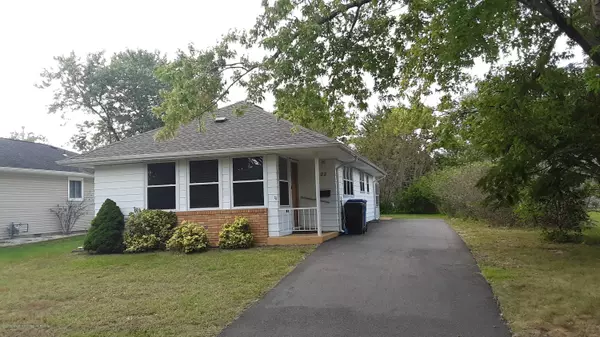 22 Niagara Drive, Toms River, NJ 08753