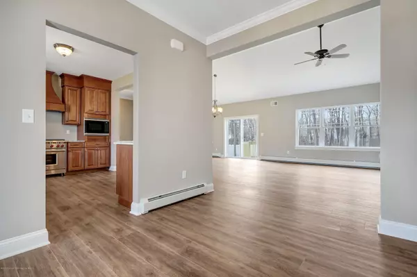 Barnegat, NJ 08005,13 Molly Court