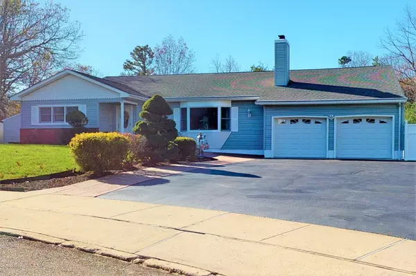 11 Liverpool Court, Toms River, NJ 08753