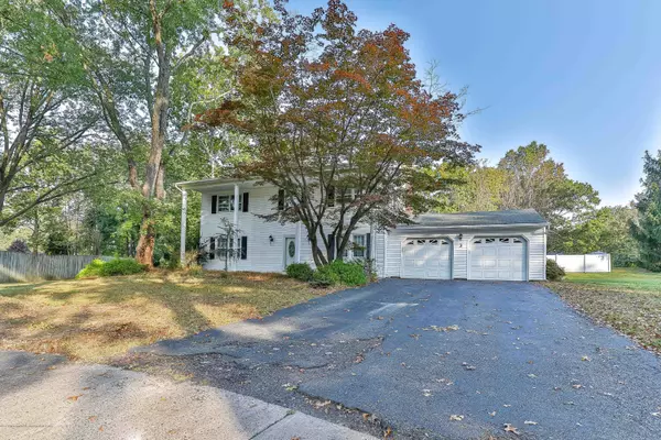 3 Emerson Drive, Morganville, NJ 07751