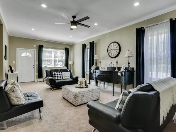 Hamilton, NJ 08610,302 Field Avenue