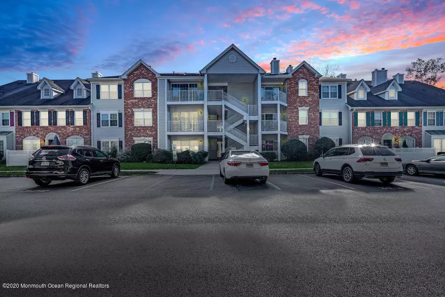 312 Red Crest Lane, Branchburg, NJ 08876