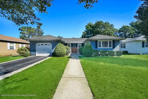 9 Wakan Court, Toms River, NJ 08757