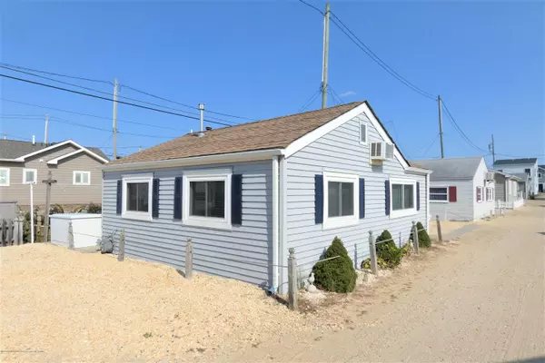 Lavallette, NJ 08735,26 E Dolphin Way