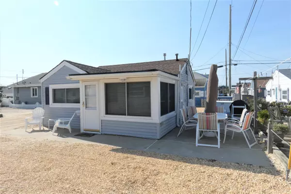 Lavallette, NJ 08735,26 E Dolphin Way