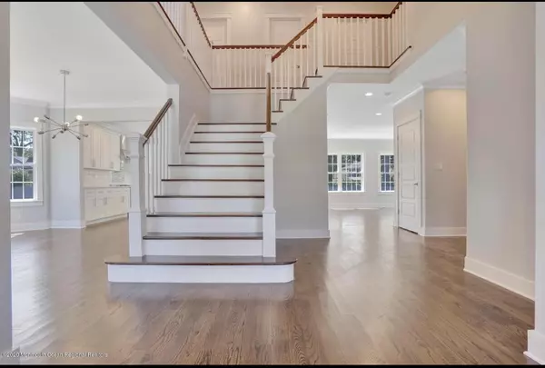 6 Sarah Lane, Eatontown, NJ 07724