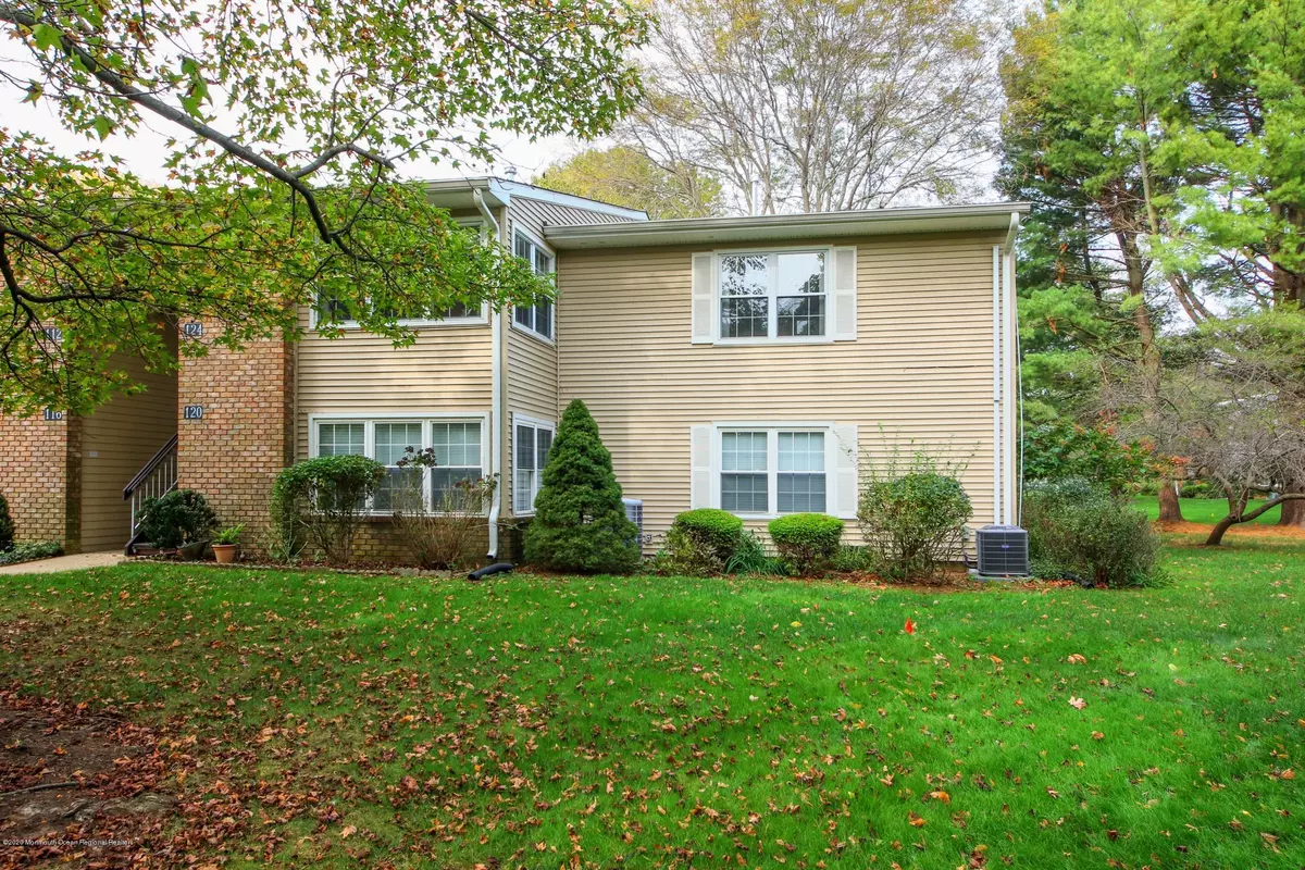 Red Bank, NJ 07701,124 Arrowwood Court