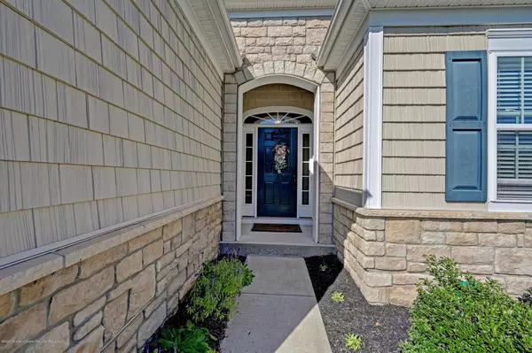 Farmingdale, NJ 07727,6 W Rossini Court