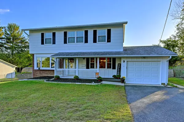 9 Atlanta Drive, Jackson, NJ 08527