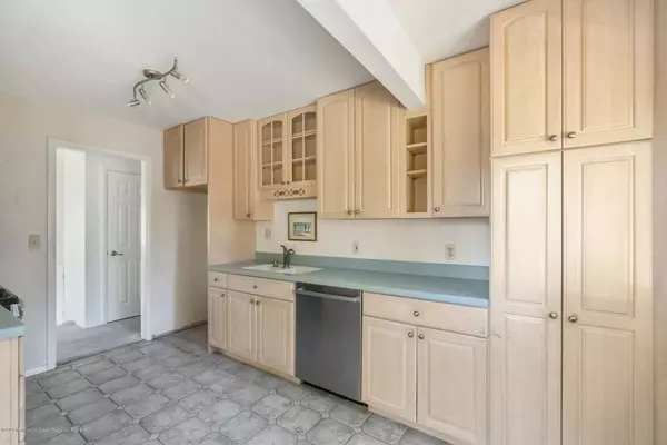 Jackson, NJ 08527,150 Susan Drive