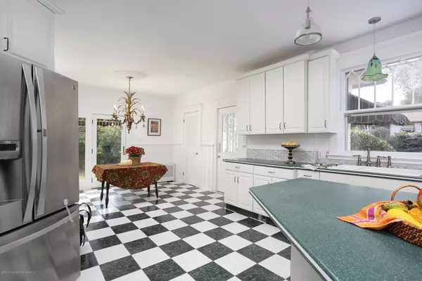 Atlantic Highlands, NJ 07716,66 8th Avenue