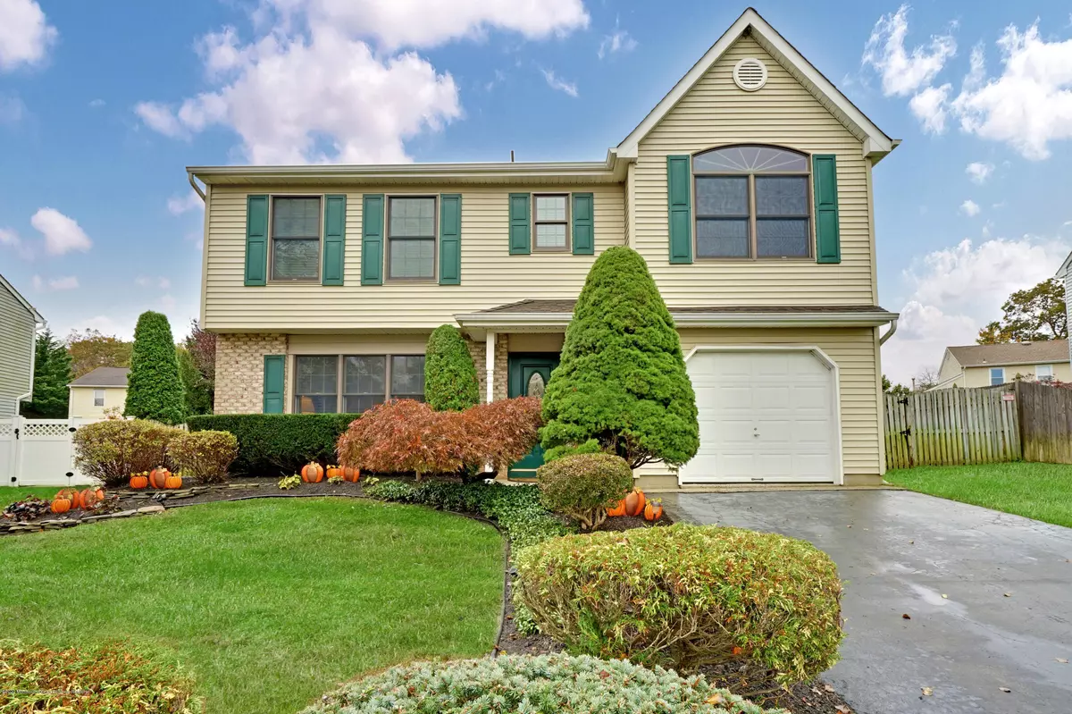 Howell, NJ 07731,26 Lorelei Drive