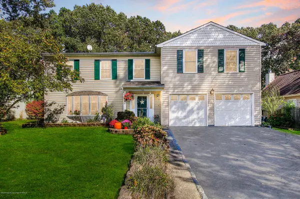 42 Appletree Road, Howell, NJ 07731