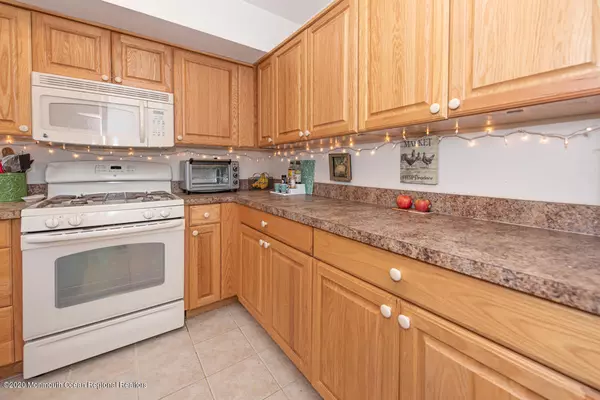 Englishtown, NJ 07726,27 English Club Drive