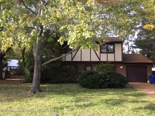 13 Salisbury Avenue, North Middletown, NJ 07748