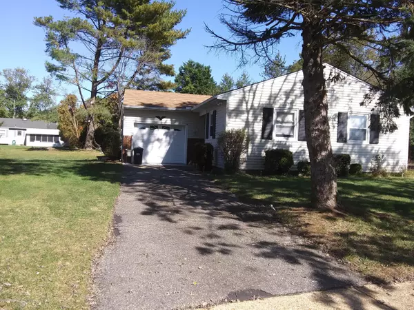 108 Hatfield Court, Toms River, NJ 08757