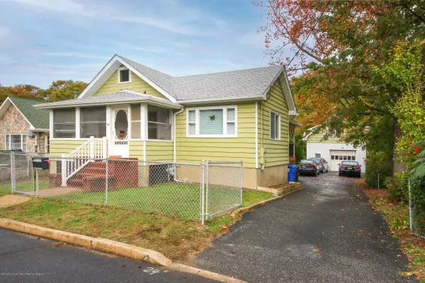 Port Monmouth, NJ 07758,23 Briarcliff Place