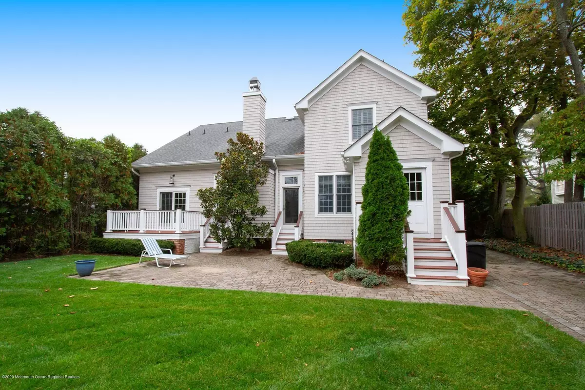 Rumson, NJ 07760,63 E River Road