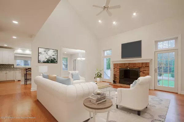 Rumson, NJ 07760,63 E River Road