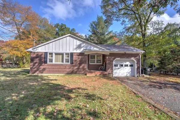 335 Colts Neck Road, Farmingdale, NJ 07727