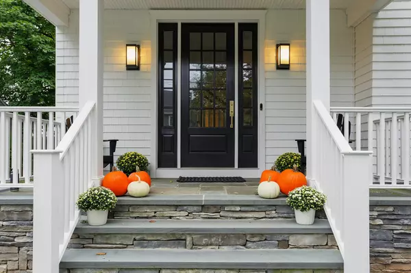 Rumson, NJ 07760,89 Black Point Road