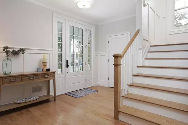 Rumson, NJ 07760,89 Black Point Road