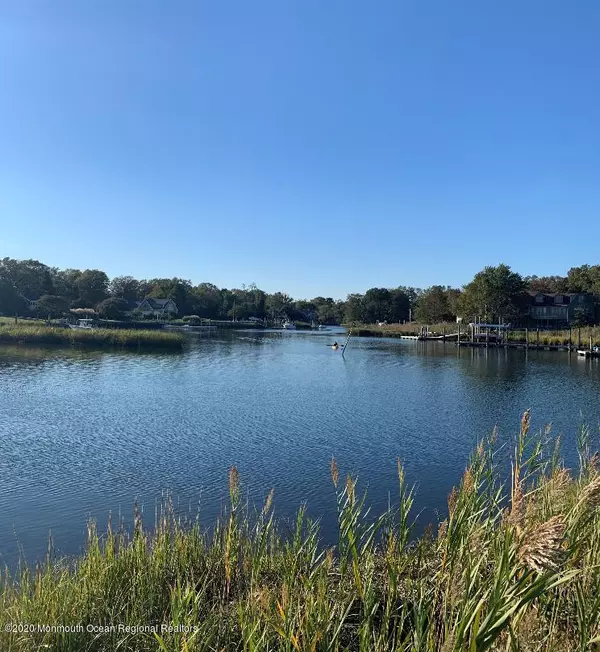 Rumson, NJ 07760,14 Rivers Edge Drive