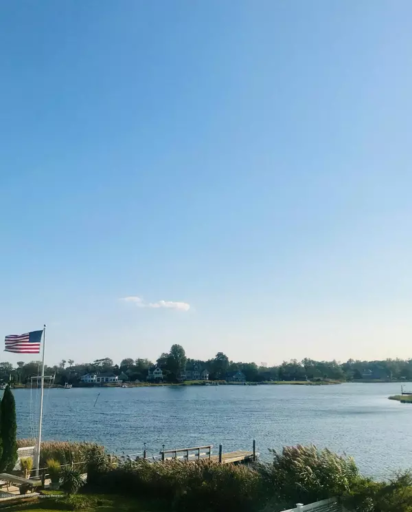 Rumson, NJ 07760,14 Rivers Edge Drive