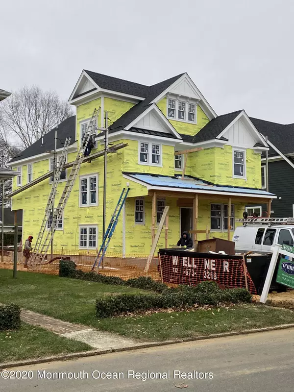 Rumson, NJ 07760,30 Holly Street