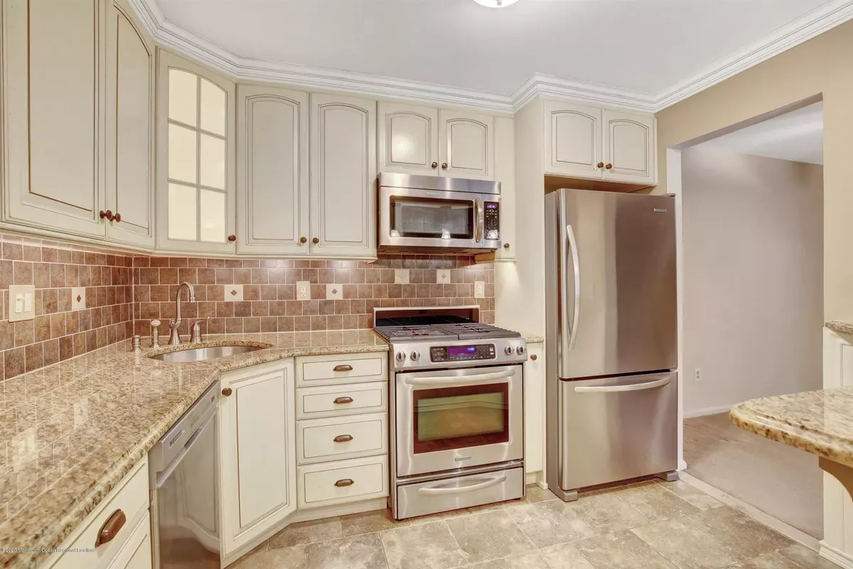 Helmetta, NJ 08828,2704 Ridgefield Court #2704