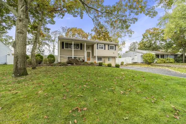 60 Larch Drive, Toms River, NJ 08753