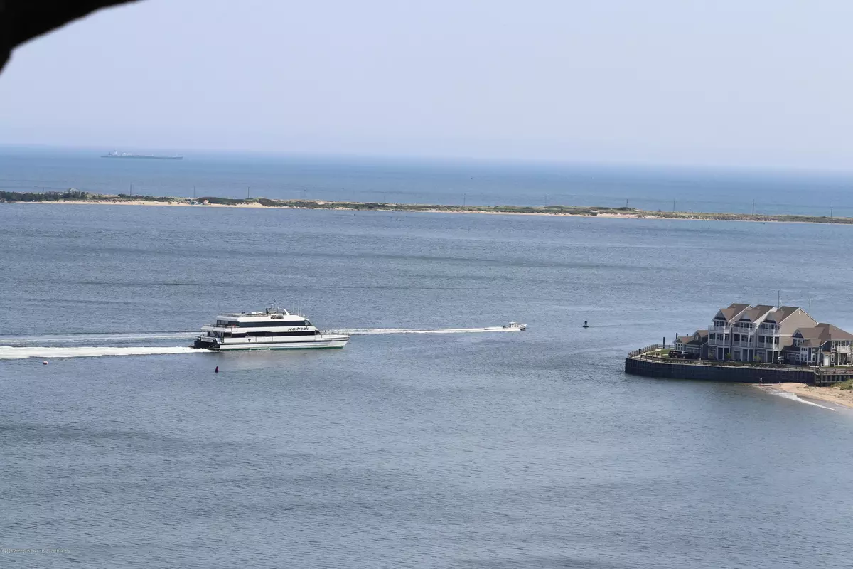 Atlantic Highlands, NJ 07716,1 Hillside Road