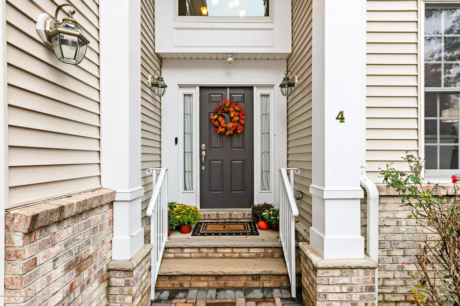 4 Isabella Court, Atlantic Highlands, NJ 07716