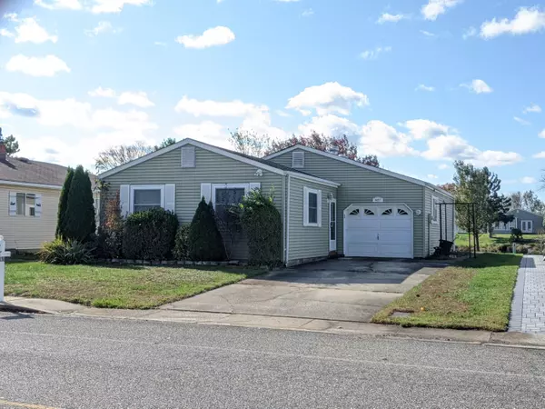 807 Jamaica Boulevard, Toms River, NJ 08757