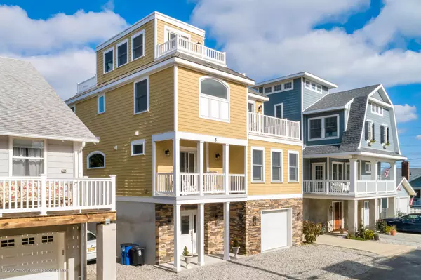 Sea Bright, NJ 07760,5 Shrewsbury Way