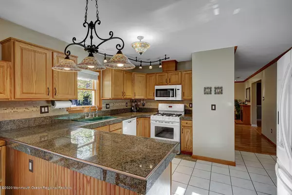 East Brunswick, NJ 08816,315 Rues Lane