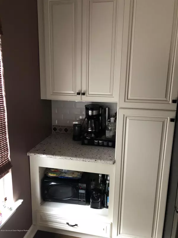 Wall, NJ 07719,305 Love Lane