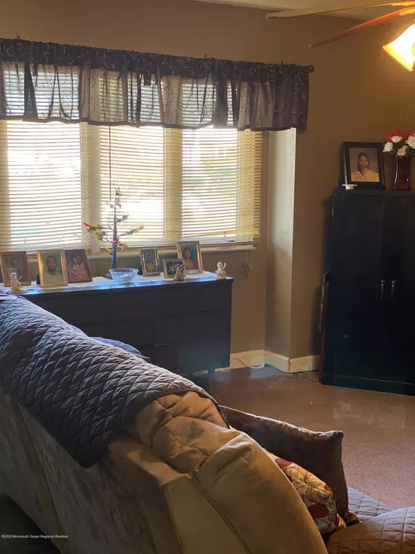 Lakehurst, NJ 08733,806 Cedar Street