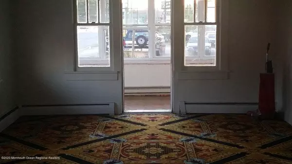 Keyport, NJ 07735,173 Chingarora Avenue