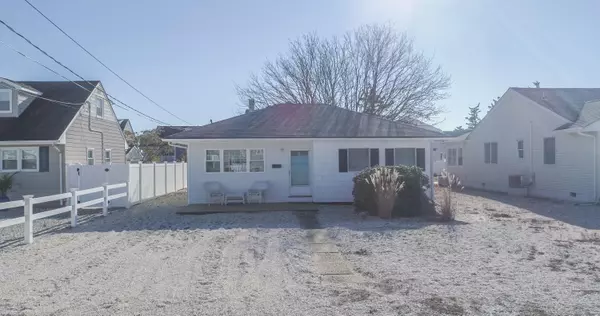 210 Newark Avenue, Lavallette, NJ 08735