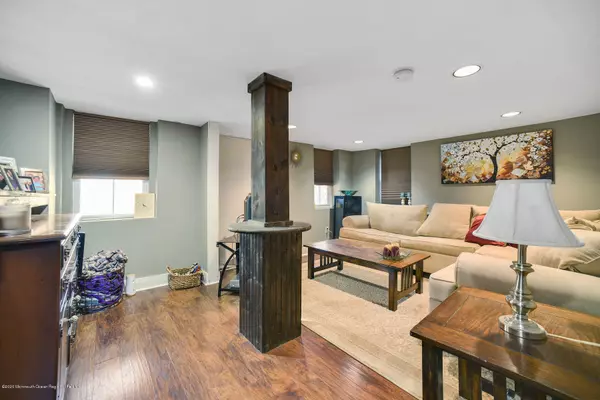 Keyport, NJ 07735,87 Church Street