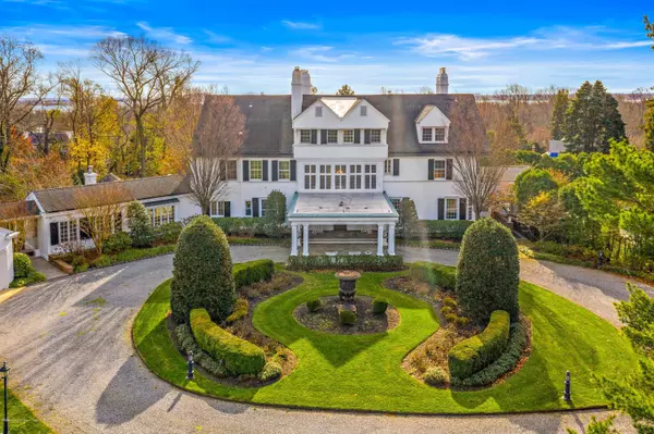 Rumson, NJ 07760,1 Allencrest Road