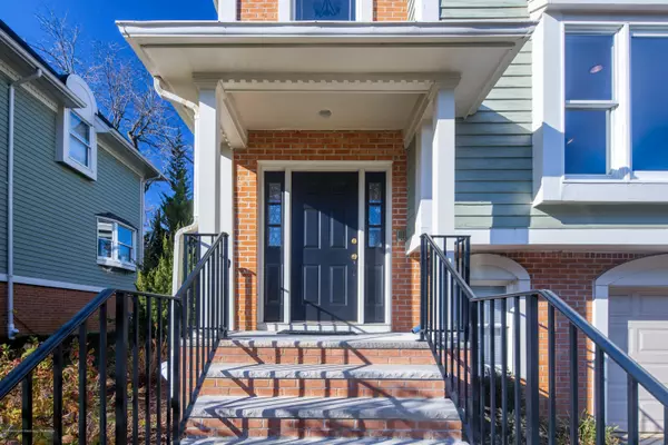 Rumson, NJ 07760,65 E River Road #18