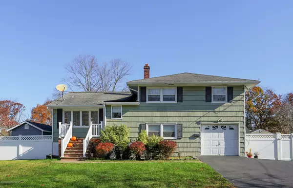 112 Statesir Place, Middletown, NJ 07748