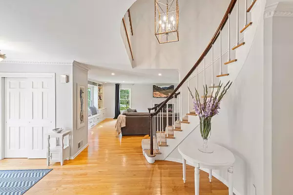 Rumson, NJ 07760,184 Rumson Road