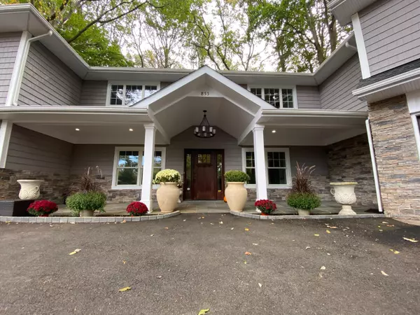 Holmdel, NJ 07733,833 Holmdel Road