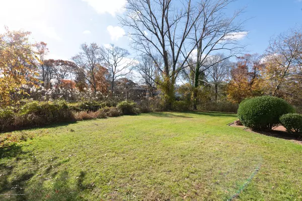 Rumson, NJ 07760,14 Black Point Horseshoe