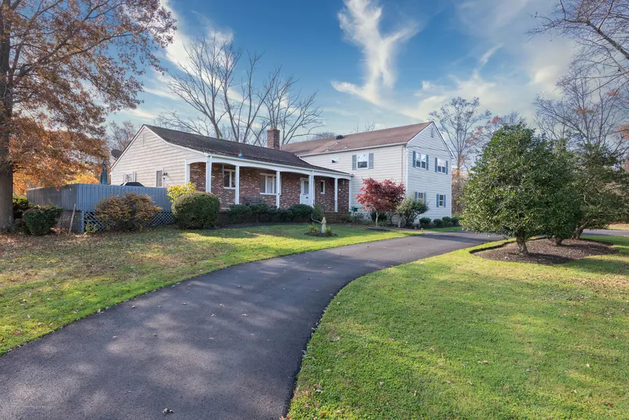 14 Black Point Horseshoe, Rumson, NJ 07760